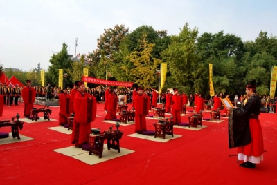 上坟是祭祀吗