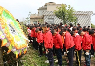 悼念奶奶刚去世的句子