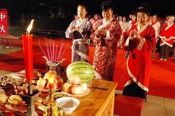 中秋节祭月摆什么东西