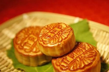 中秋节为什么要吃石榴和月饼